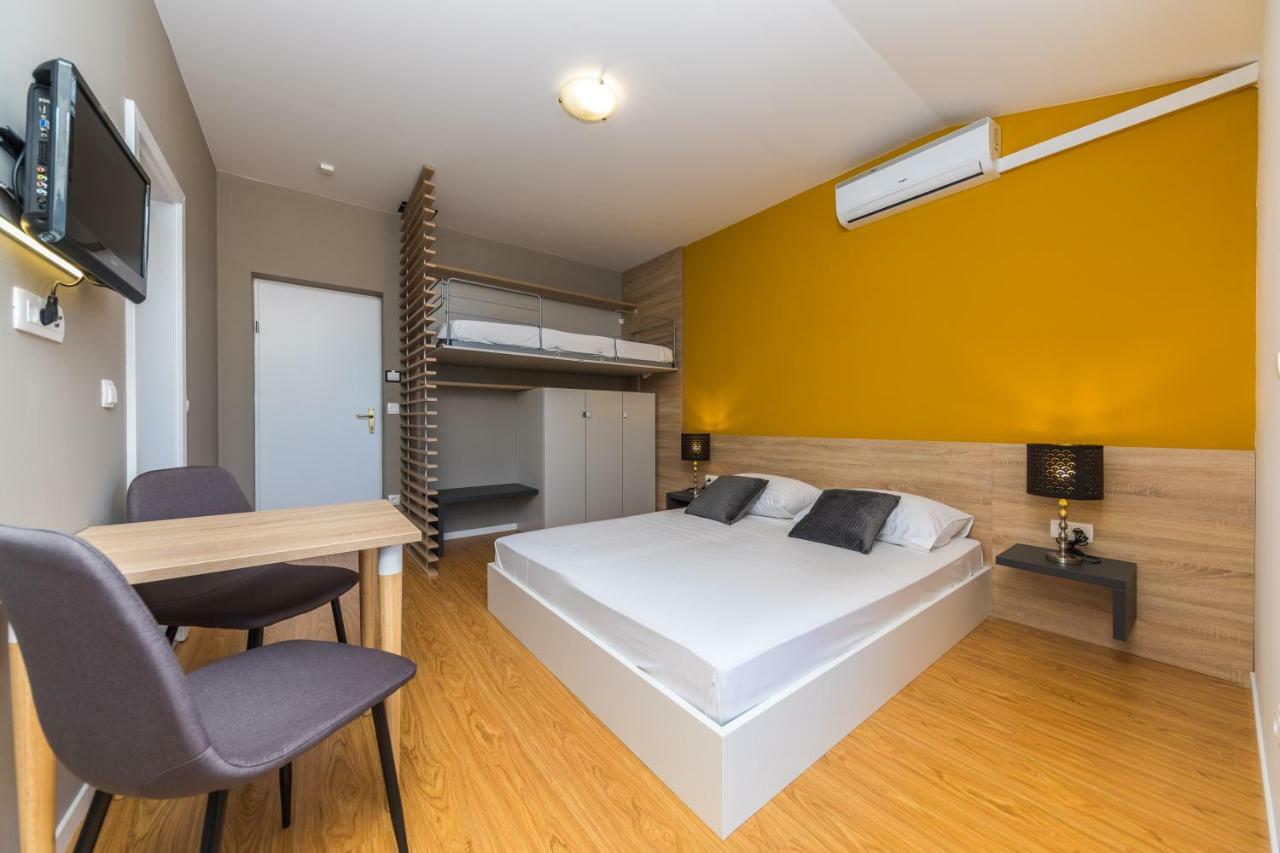 Apartments Gavran Baška Voda Exteriör bild